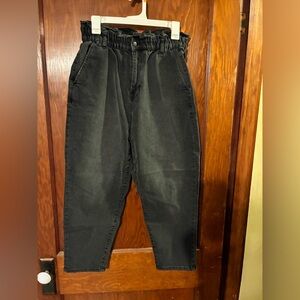 Black High-Waisted Ruffle Band Jeans